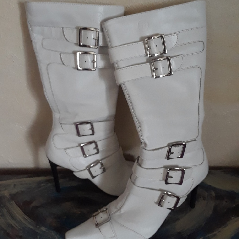 "Bronx" size 6M  White Leather Helene Boots